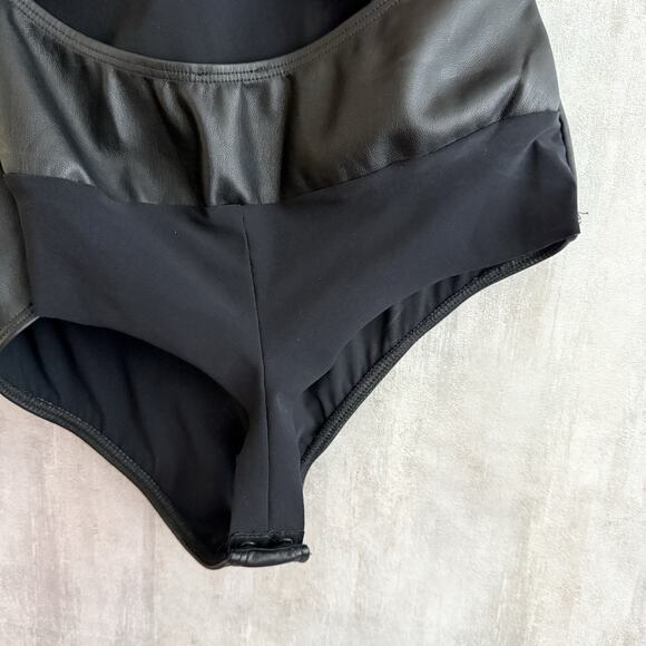 ALIX NYC Black Faux Leather Bodysuit Size M Open Back Cutout Spaghetti Straps - Picture 16 of 16